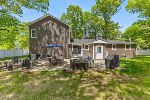 Taunton, MA 02780,12 Spruce St