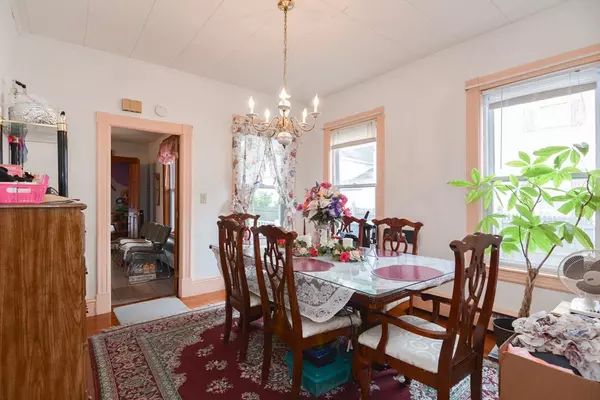 Lowell, MA 01851,118 D St
