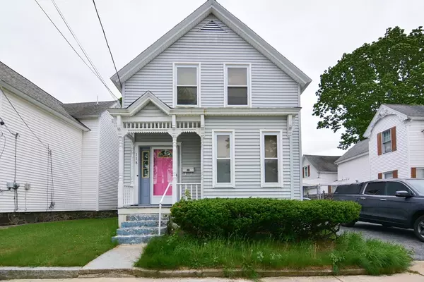 118 D St, Lowell, MA 01851
