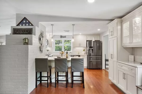 Chelmsford, MA 01824,6 Herbert Road