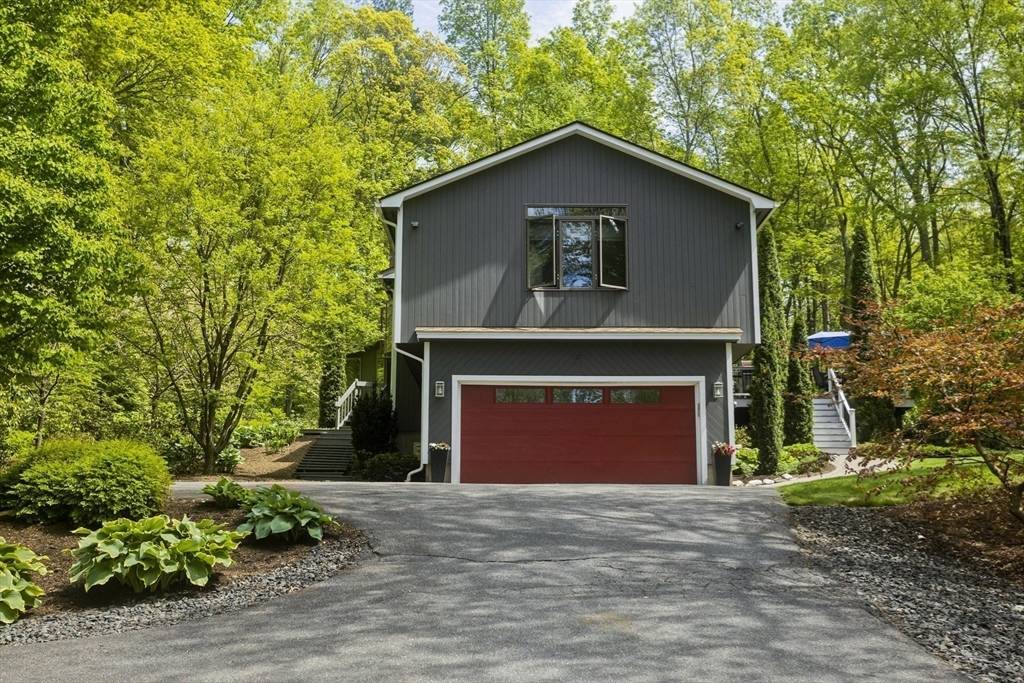 Northampton, MA 01062,21 Birch Ln
