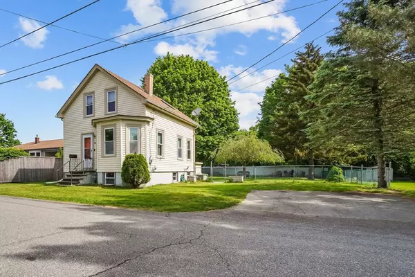 Somerset, MA 02725,90 Briggs Ave