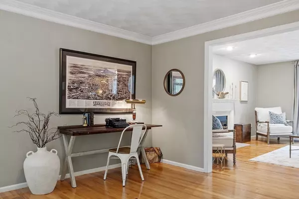 Amesbury, MA 01913,11 Whitewood Cir