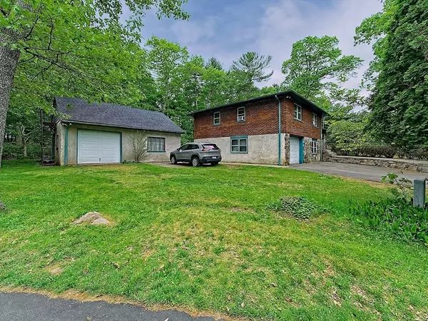 Mattapoisett, MA 02739,18 Shady Oak Dr
