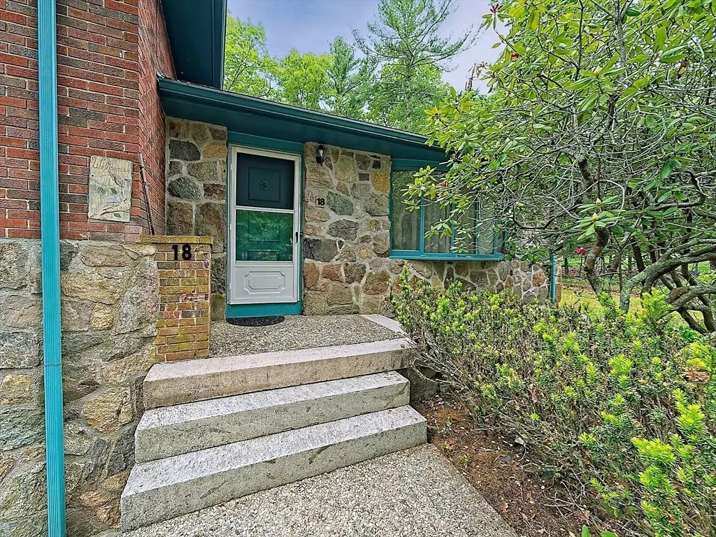 Mattapoisett, MA 02739,18 Shady Oak Dr