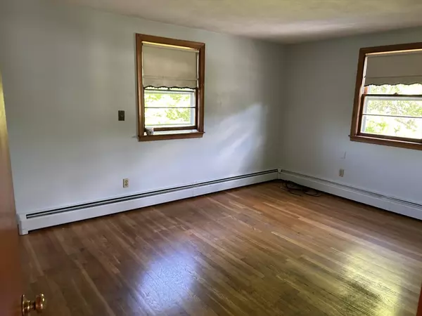 Braintree, MA 02184,14 Rogers Cir