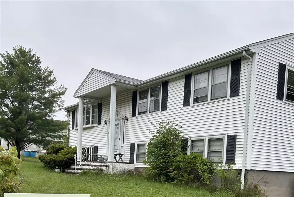 Braintree, MA 02184,14 Rogers Cir