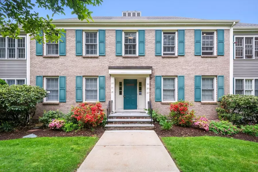 501 Lexington St #35, Waltham, MA 02452