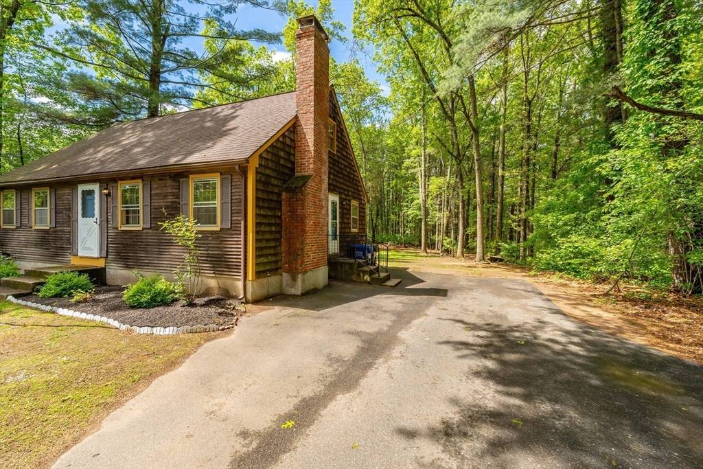 Hampden, MA 01036,53 Greenleaf Dr
