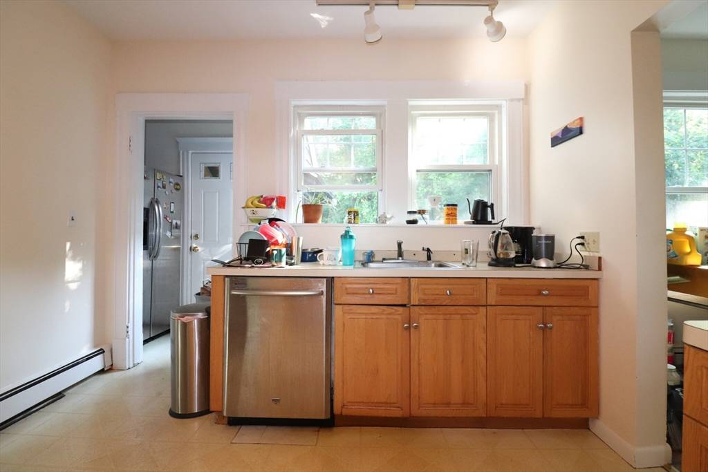 Brookline, MA 02445,40 Atherton Rd #2