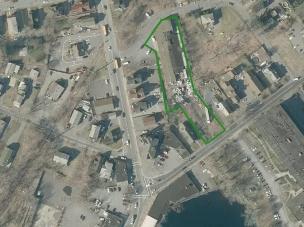 Taunton, MA 02780,24 Weir Ave