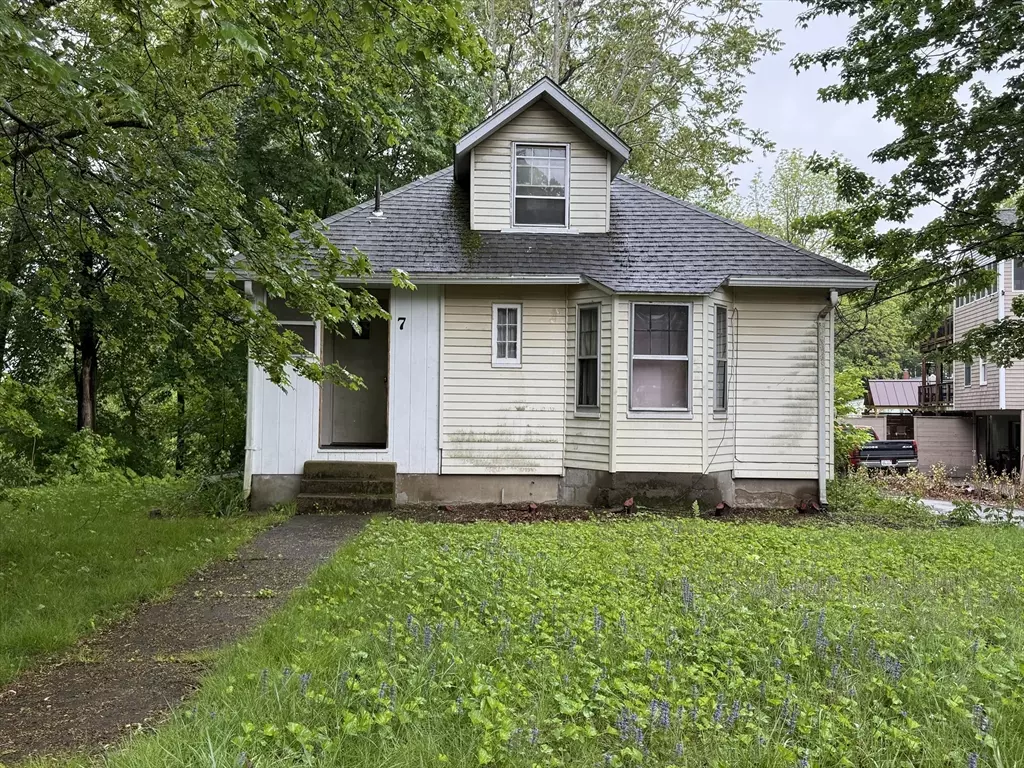 Natick, MA 01760,7 Pleasantview Rd