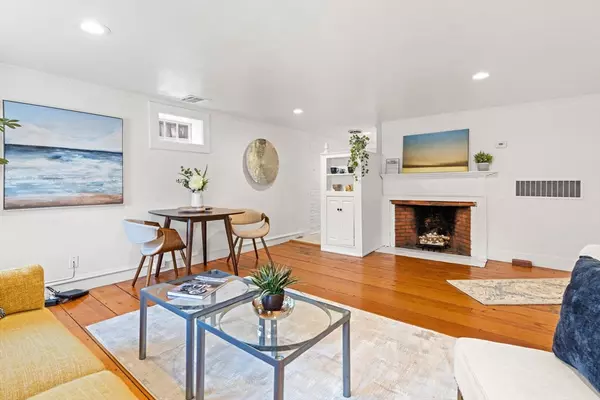 Marblehead, MA 01945,218 Washington St #5