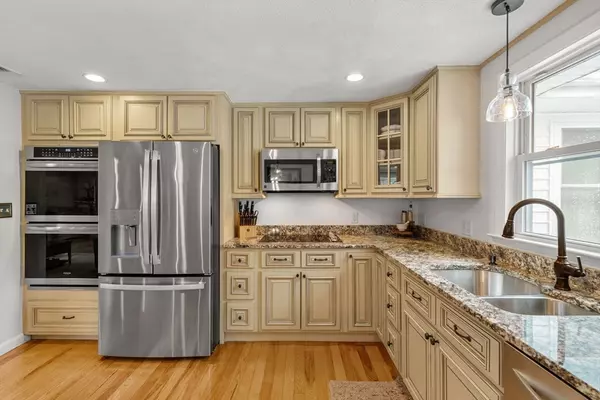 Saugus, MA 01906,9 Indian Rock Dr