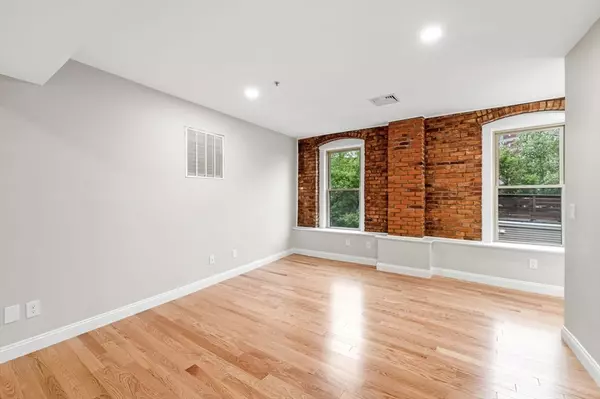 Haverhill, MA 01832,72 River Street #5