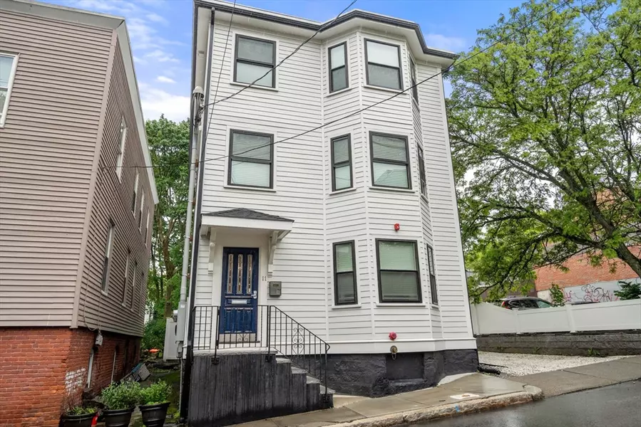 11 Cameron St #1, Brookline, MA 02445