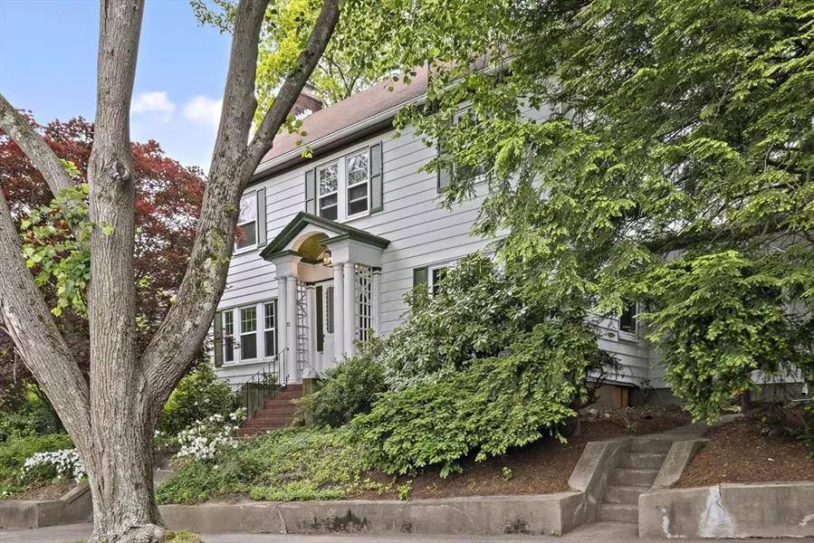 72 Blake Rd, Brookline, MA 02445