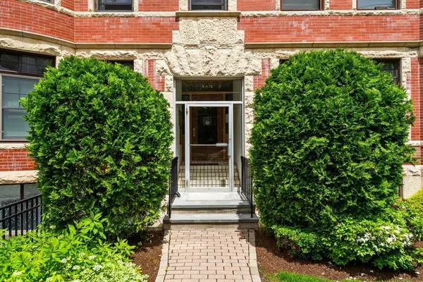 Brookline, MA 02445,149 Winthrop Rd. #5