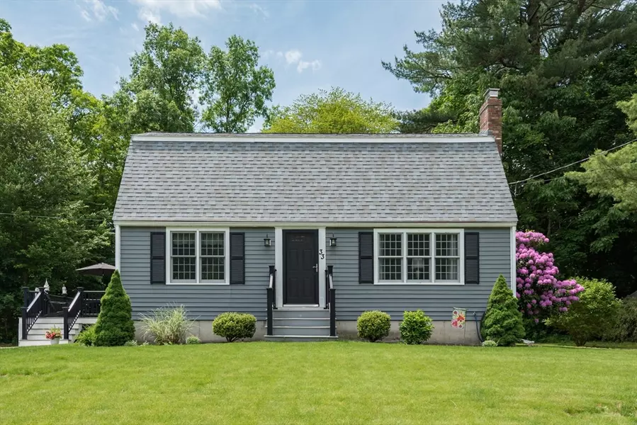 33 Cranberry Rd, Whitman, MA 02382