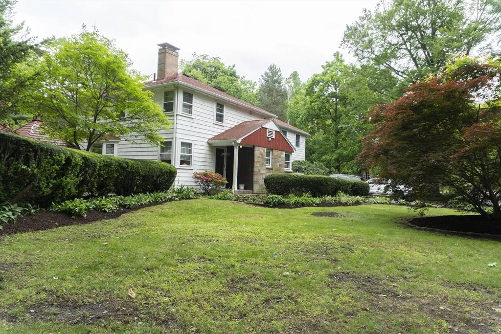 118 Dudley Ln, Milton, MA 02186