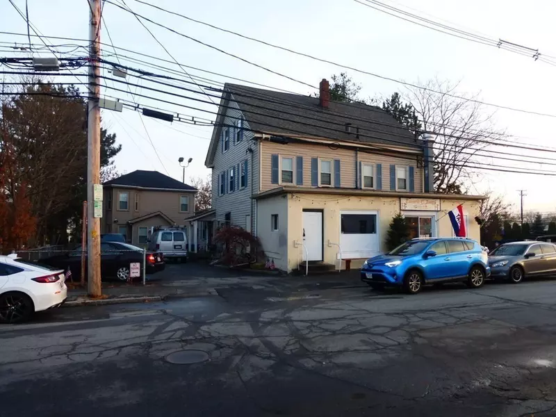 192-196 Willow St, Waltham, MA 02453