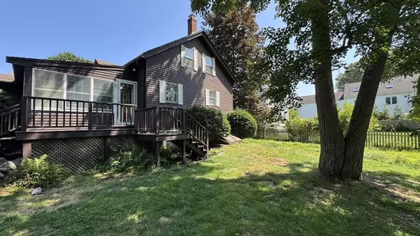 Needham, MA 02492,14 Maple Place