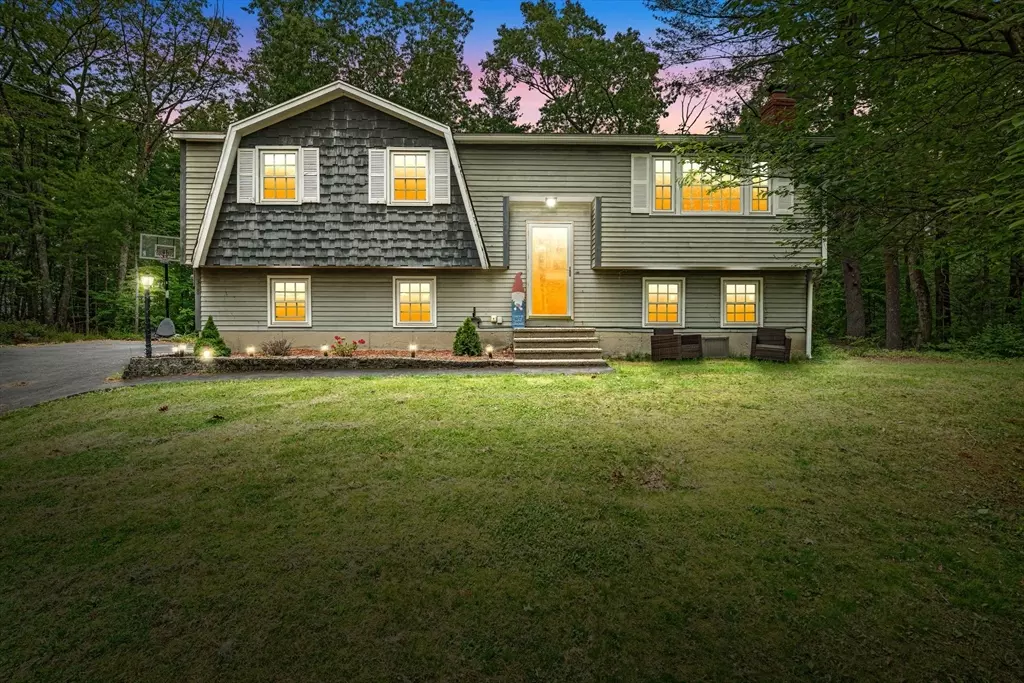 Uxbridge, MA 01569,328 Millville Rd