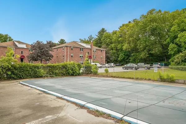 Chelmsford, MA 01863,11 Cross St #3