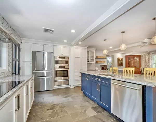 Lincoln, MA 01773,15 Blackburnian Road