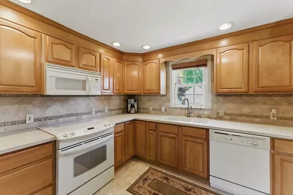 Springfield, MA 01119,31 Fallston St