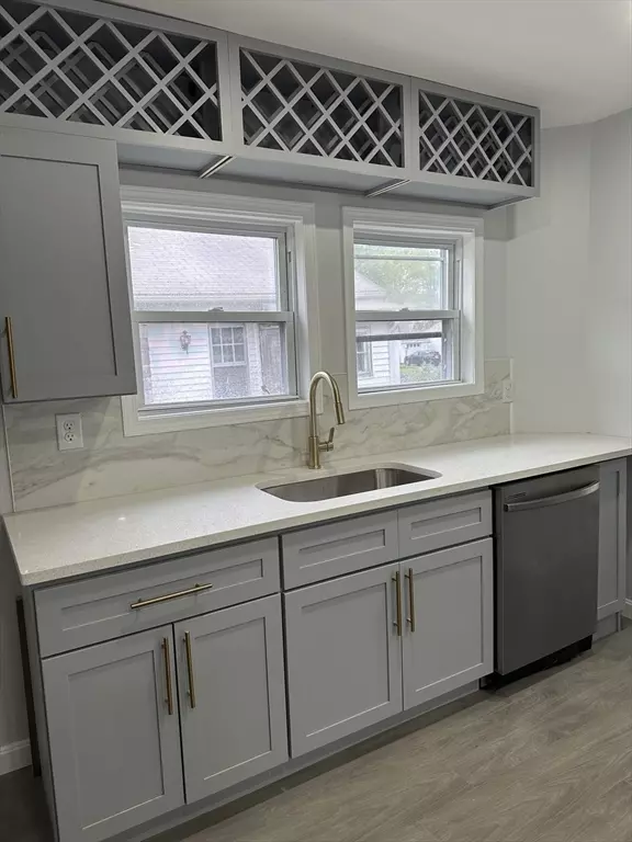 Brockton, MA 02301,124 Manomet St