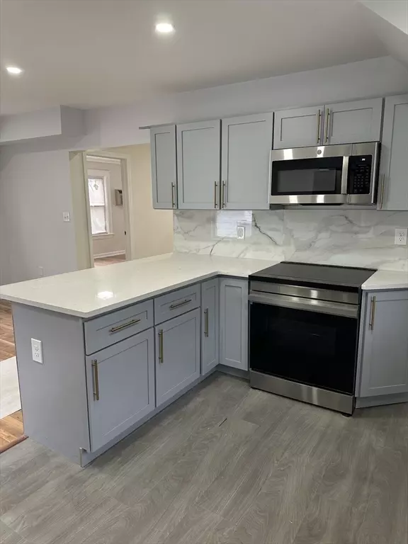 Brockton, MA 02301,124 Manomet St