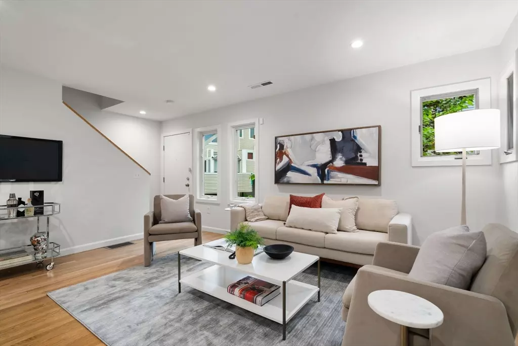 Cambridge, MA 02138,44 Fresh Pond Place #44