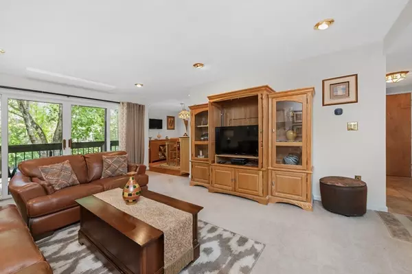 Lynnfield, MA 01940,1100 Salem St #103