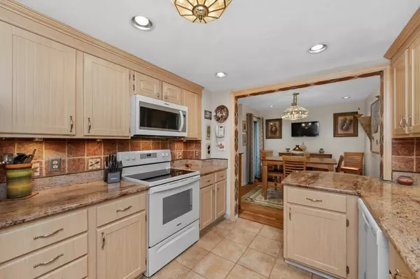 1100 Salem St #103, Lynnfield, MA 01940