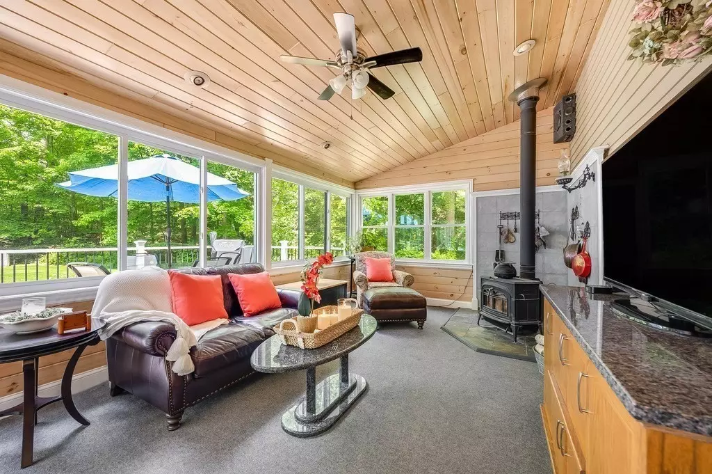 Wrentham, MA 02093,2470 West St