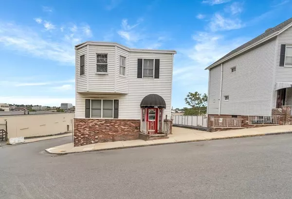 Chelsea, MA 02150,131 Beacon St #4