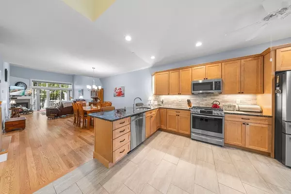 19 Pine Ridge Way #19, Carver, MA 02330