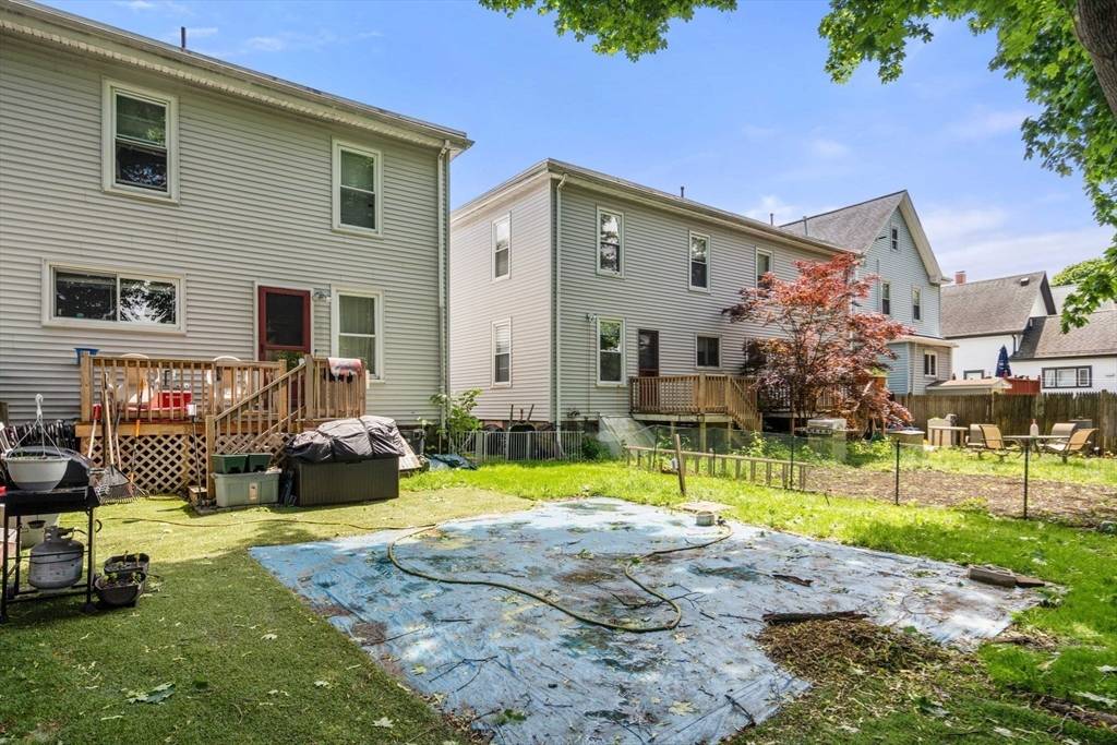 Saugus, MA 01906,9-15 Maple St