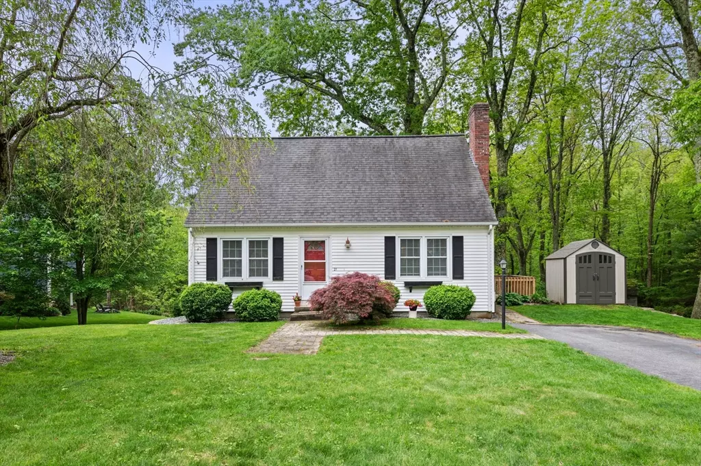 Grafton, MA 01536,21 Rose Ln