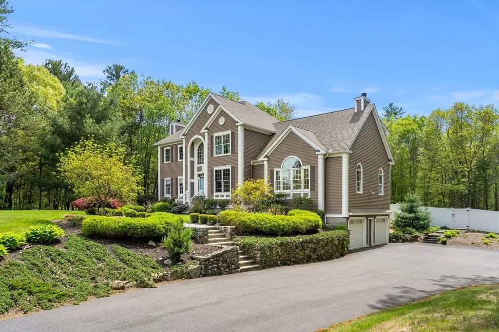 Middleton, MA 01949,6 Bishop Ln