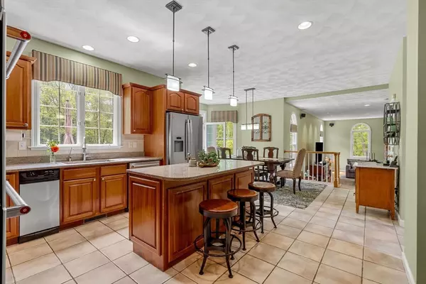 Middleton, MA 01949,6 Bishop Ln