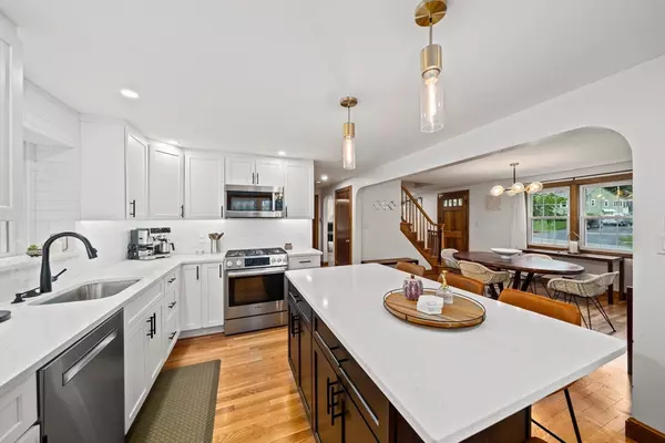 Norwood, MA 02062,8 Geraldine Dr