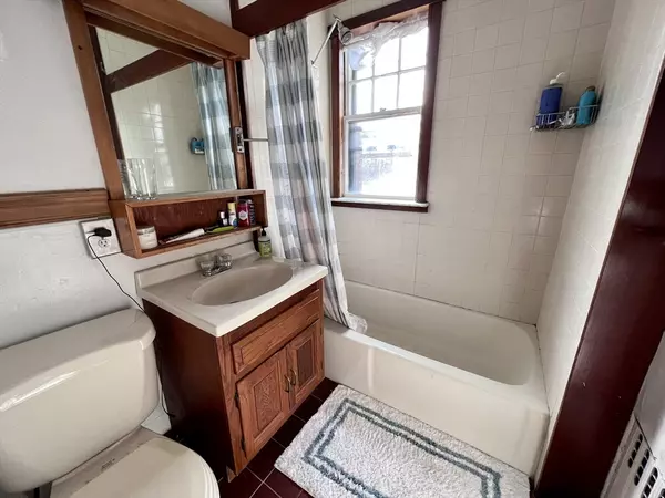 Cambridge, MA 02138,34 Ash St #404
