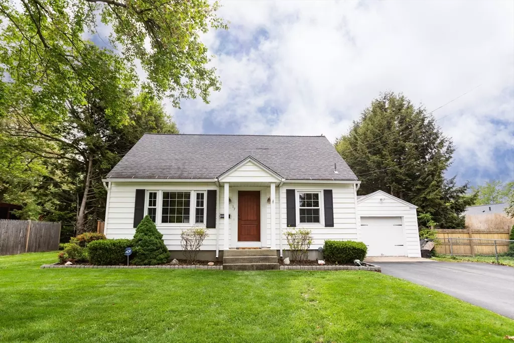 Pittsfield, MA 01201,17 Leslie Dr