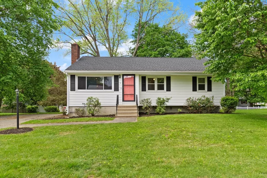 3 Burke St, Groveland, MA 01834