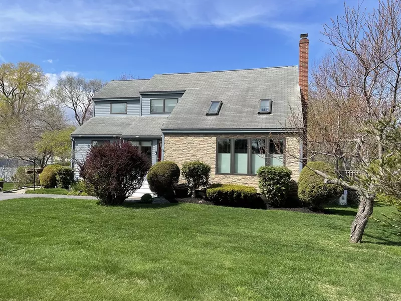 16 Howard Ave, Wells, ME 04090