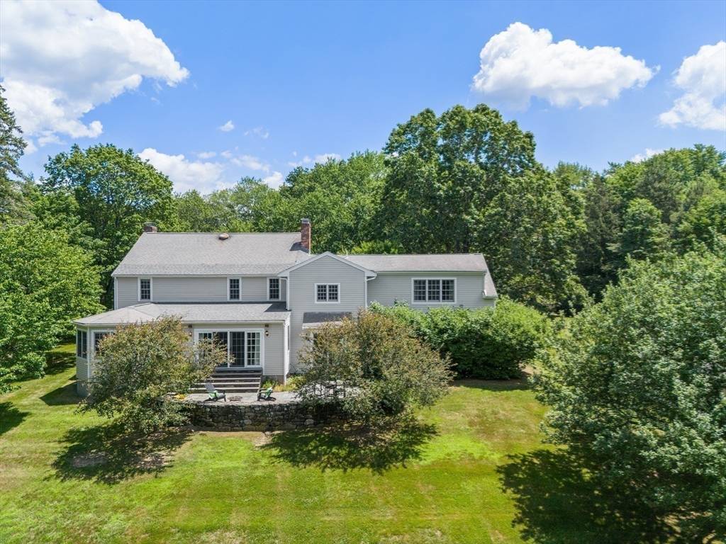 10 Ward Lane, Sherborn, MA 01770