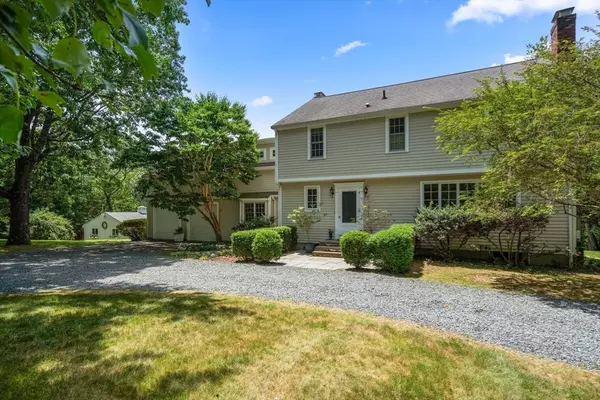 Sherborn, MA 01770,10 Ward Lane