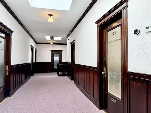 Boston, MA 02130,685 Centre St #209